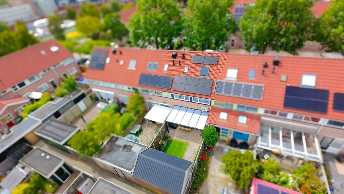 Tussenwoning te koop: Helena Kuipers-Rietbergstraat 8, Alkmaar