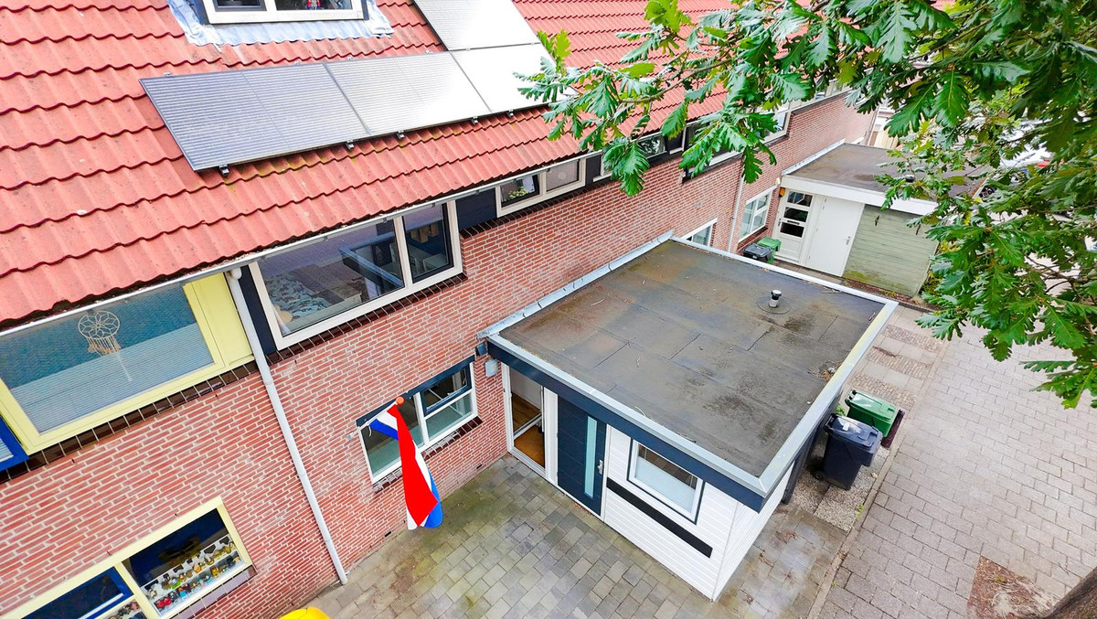 Tussenwoning te koop: Helena Kuipers-Rietbergstraat 8, Alkmaar