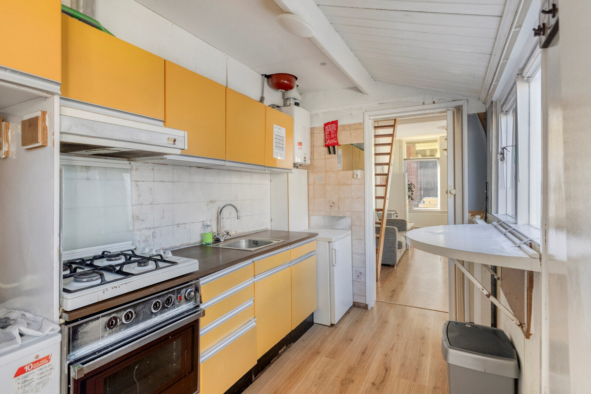 Tussenwoning te koop: De Ruijterstraat 5, Den Helder