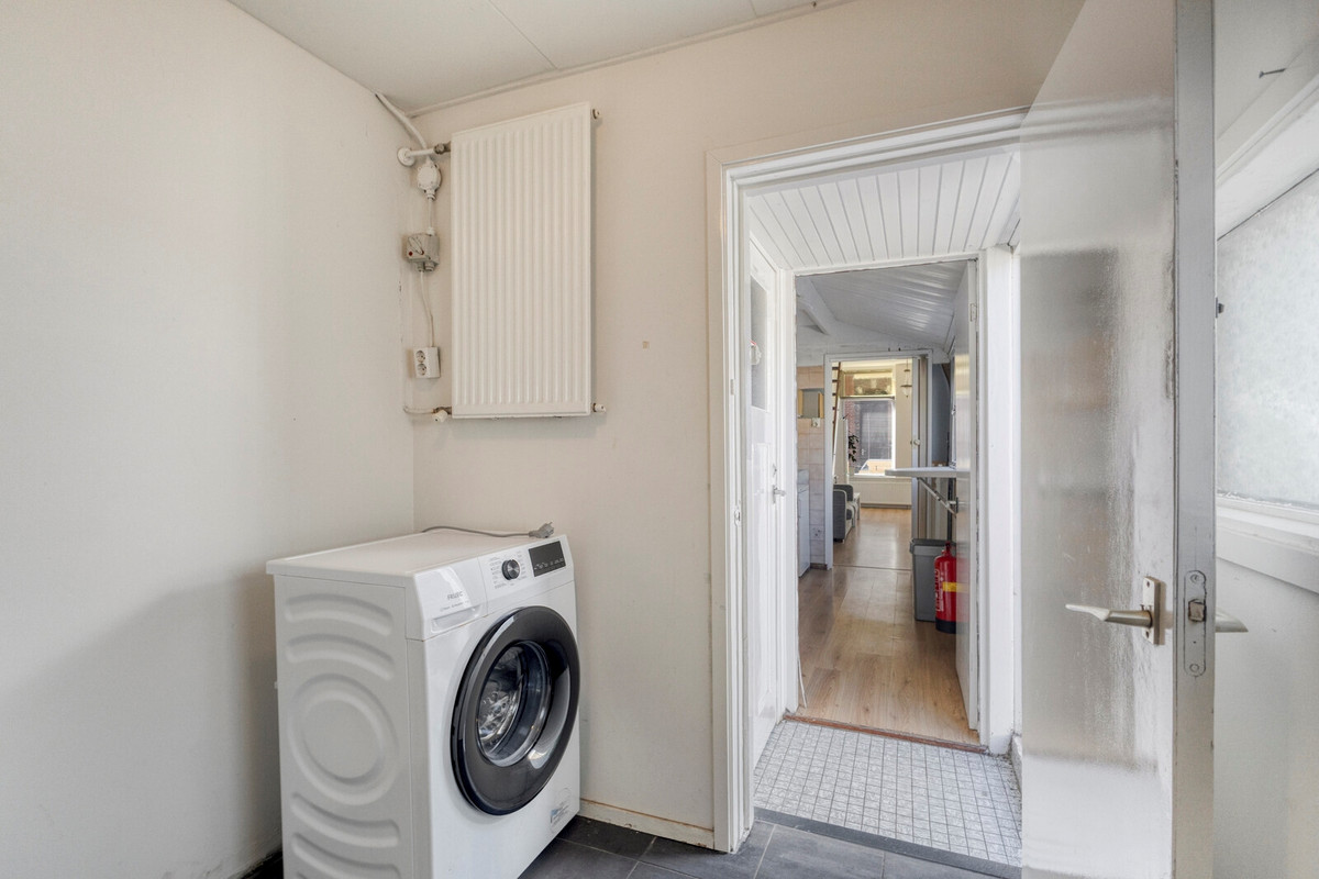 Tussenwoning te koop: De Ruijterstraat 5, Den Helder