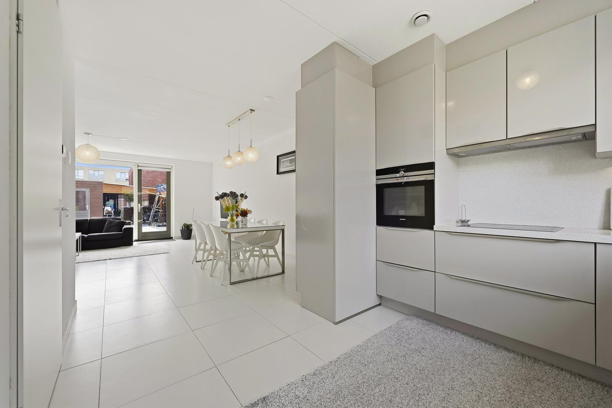 Tussenwoning te koop: Wapserveenstraat 426, 'S-Gravenhage