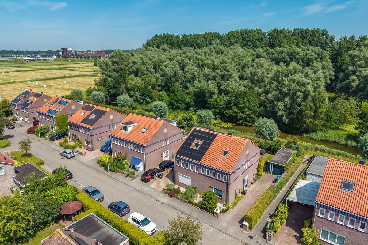Twee-onder-één-kap te koop: Anna Blamanstraat 73, Groningen