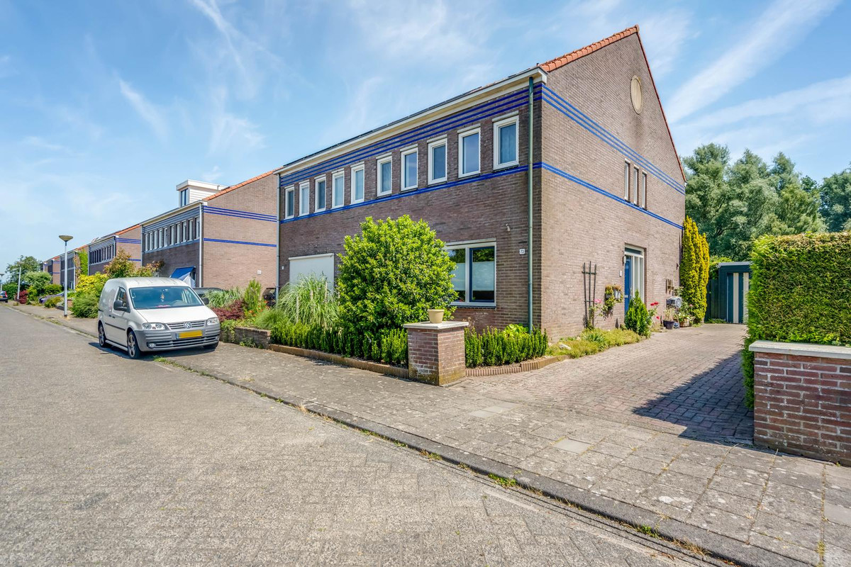 Twee-onder-één-kap te koop: Anna Blamanstraat 73, Groningen