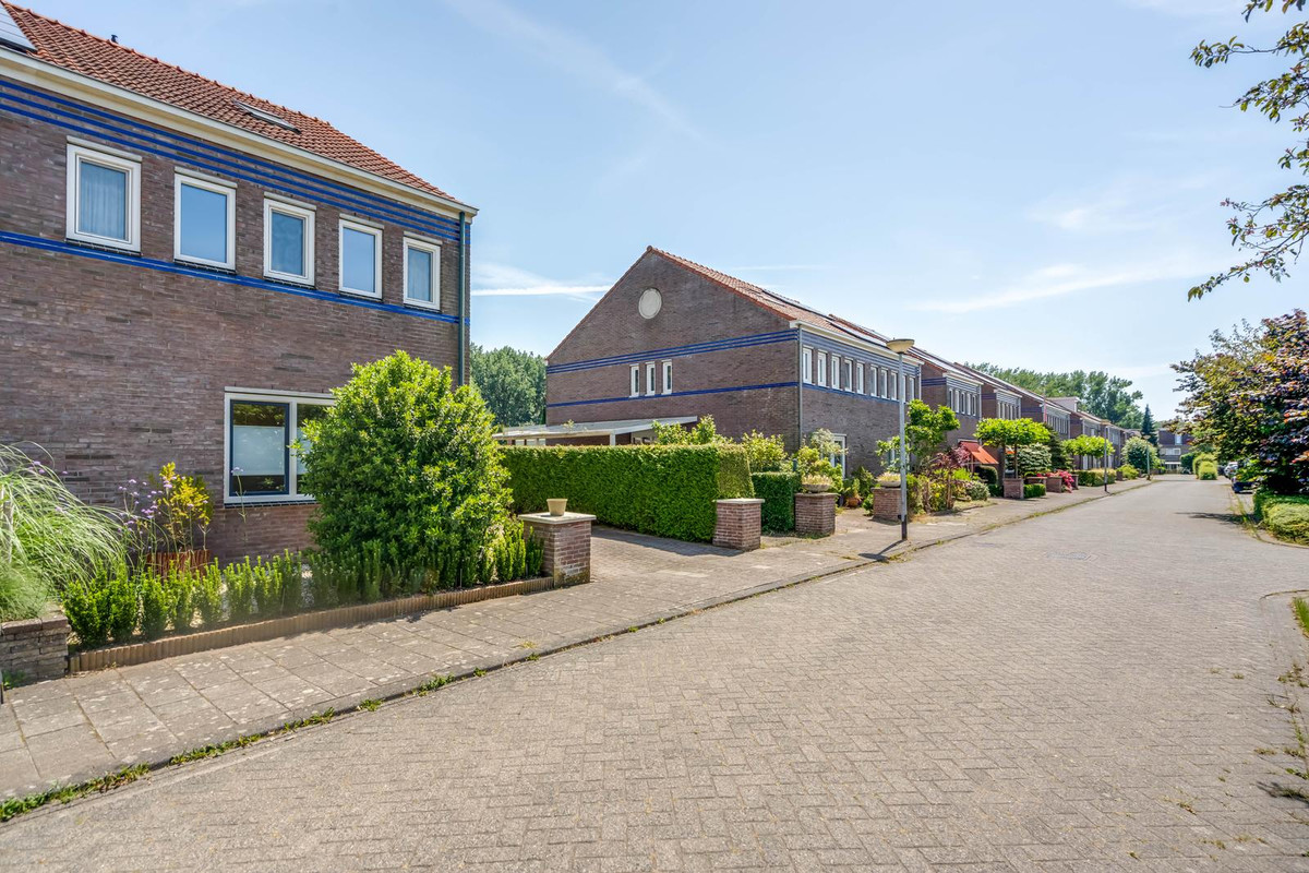 Twee-onder-één-kap te koop: Anna Blamanstraat 73, Groningen