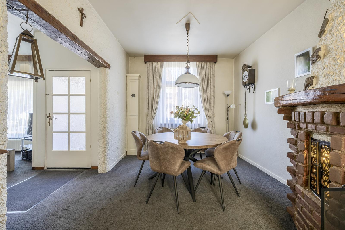 Tussenwoning te koop: Venloseweg 60, Tegelen
