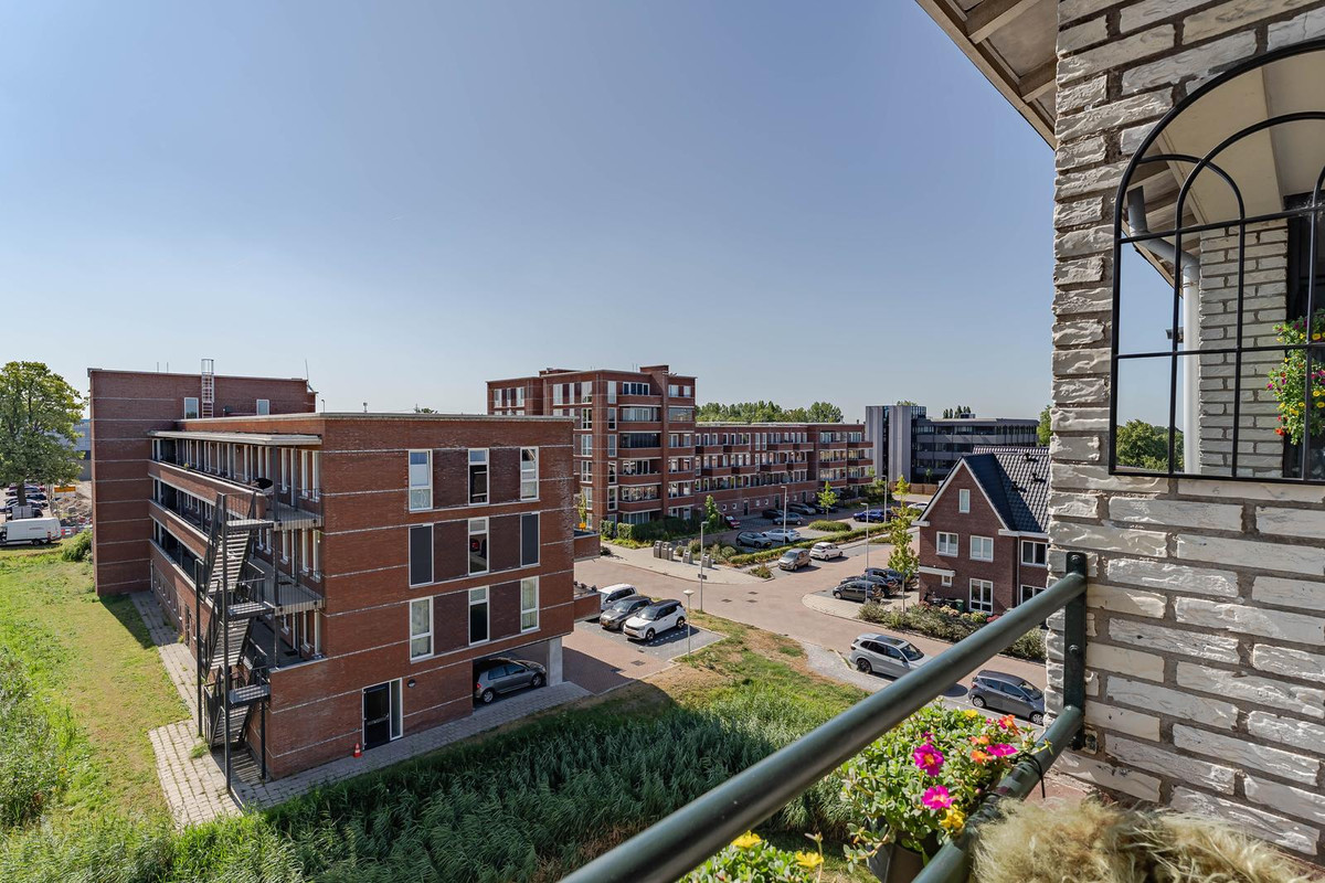 Appartement te koop: Karel Doormanlaan 177, Zoetermeer
