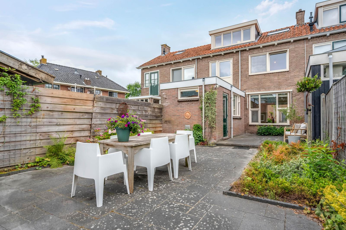 Tussenwoning te koop: Lohmanstraat 4, Sneek
