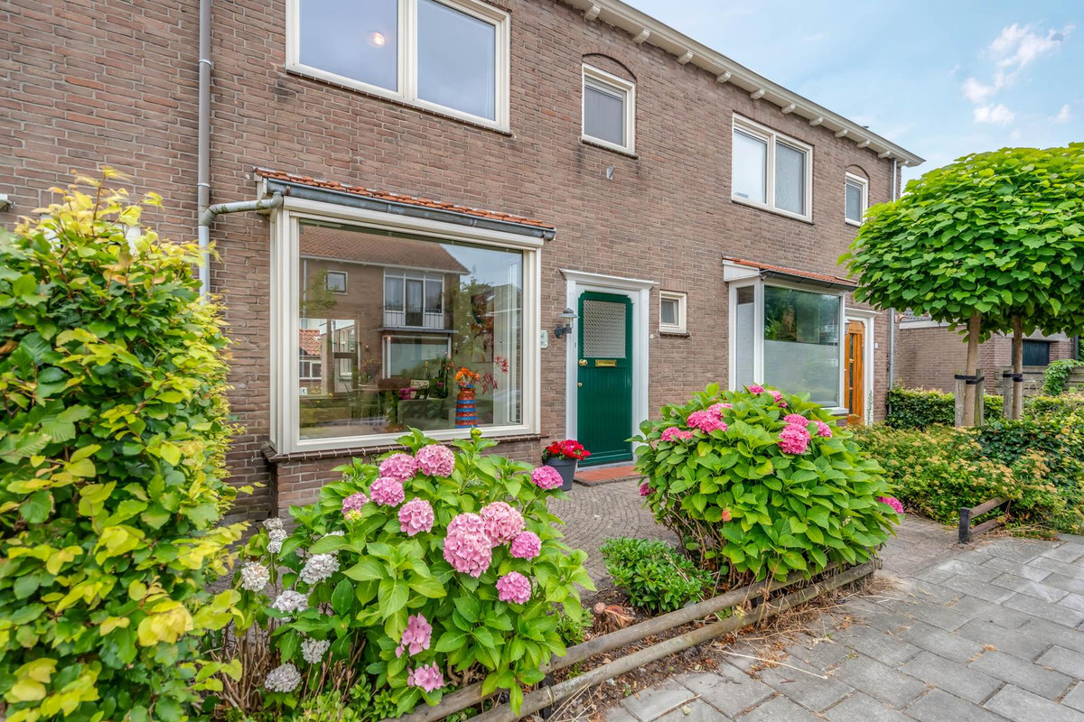 Tussenwoning te koop: Lohmanstraat 4, Sneek