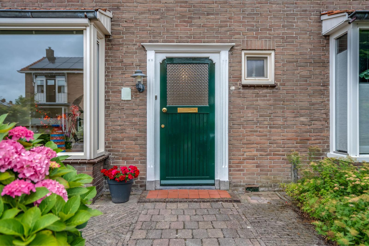 Tussenwoning te koop: Lohmanstraat 4, Sneek
