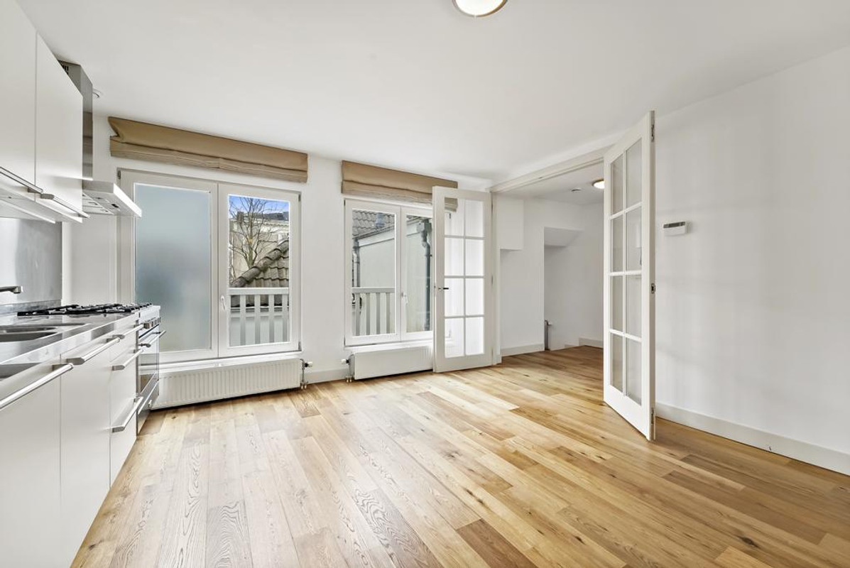 Appartement te huur: Noordeinde 89A, 'S-Gravenhage