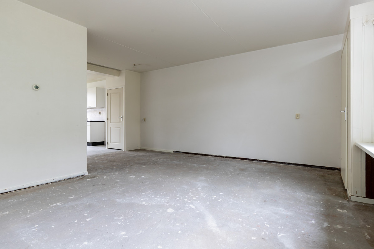 Tussenwoning te koop: Dennenlaan 13, Leimuiden