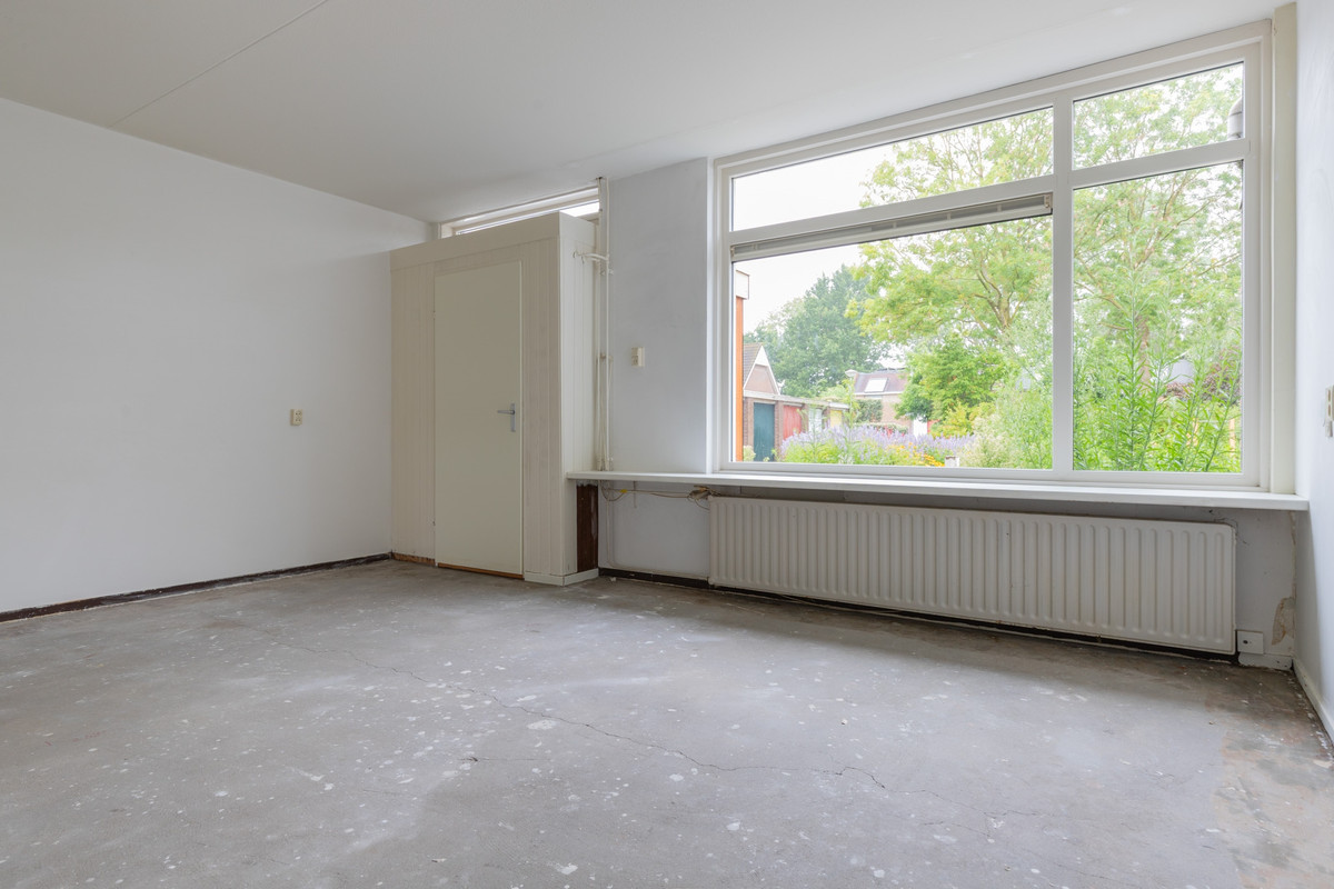 Tussenwoning te koop: Dennenlaan 13, Leimuiden