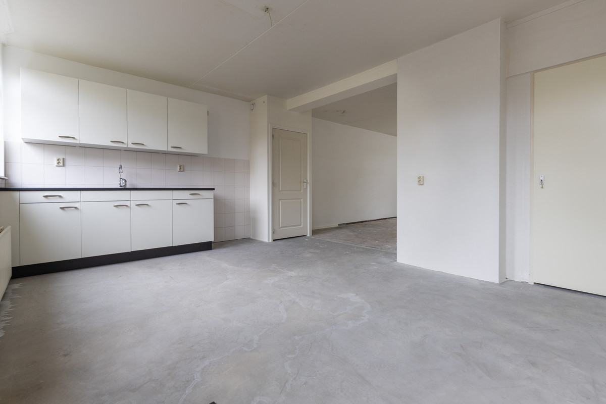 Tussenwoning te koop: Dennenlaan 13, Leimuiden