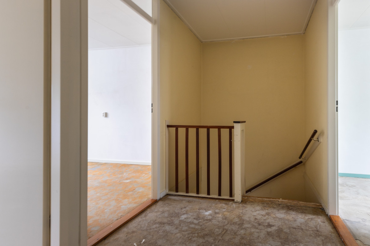 Tussenwoning te koop: Dennenlaan 13, Leimuiden