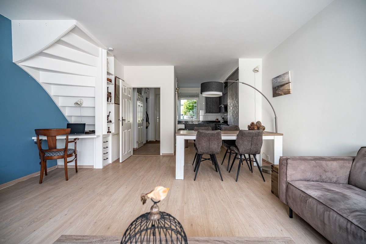Tussenwoning te koop: Kromstevenwerf 7, Leiden
