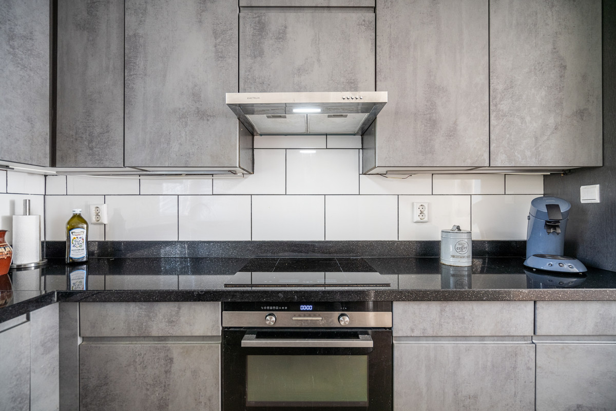 Tussenwoning te koop: Kromstevenwerf 7, Leiden
