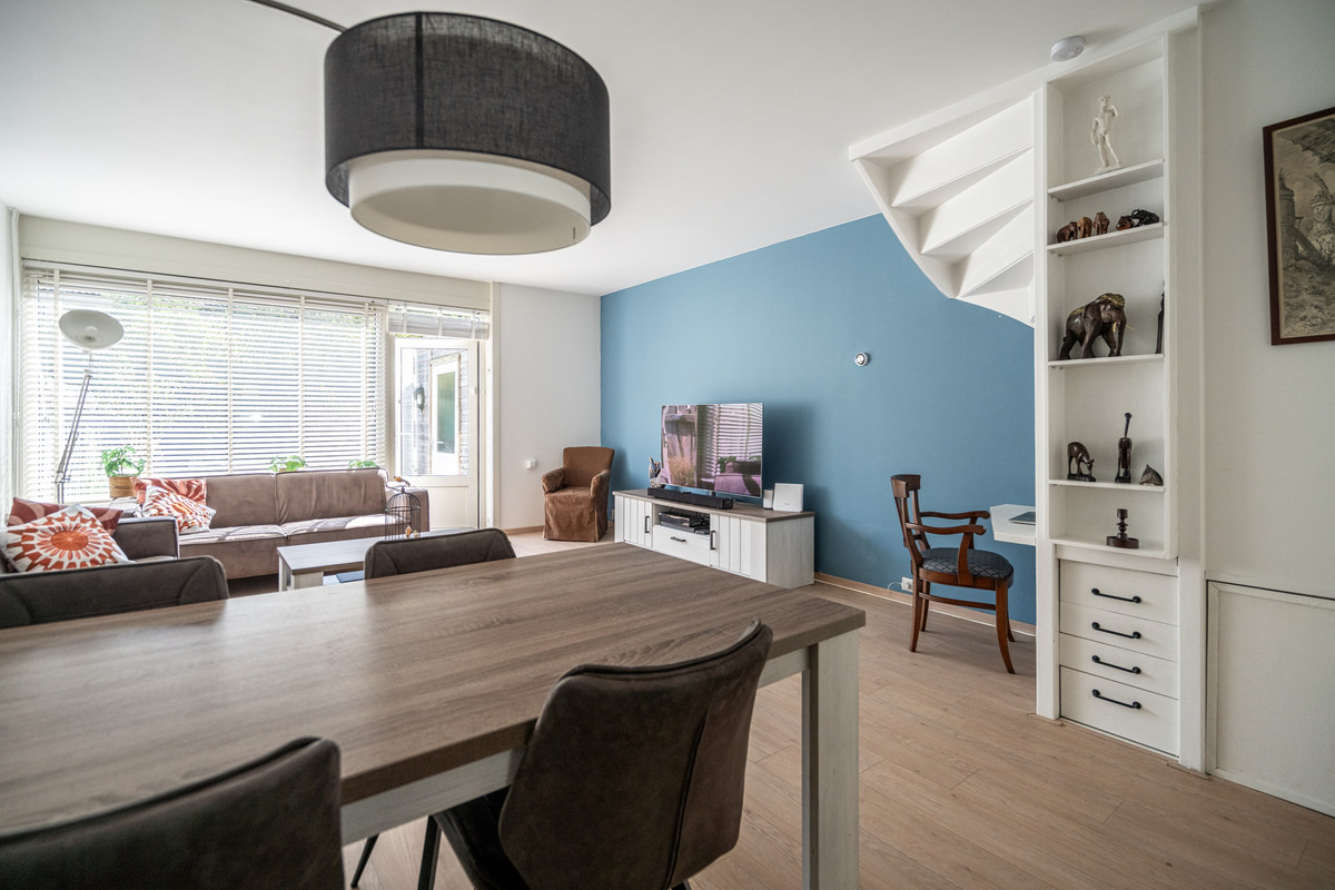 Tussenwoning te koop: Kromstevenwerf 7, Leiden