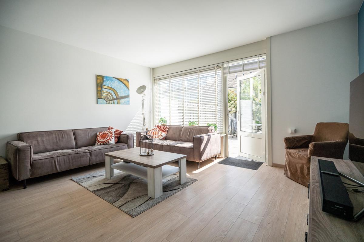 Tussenwoning te koop: Kromstevenwerf 7, Leiden