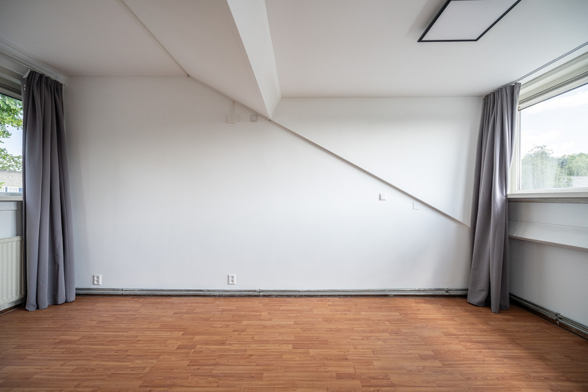 Tussenwoning te koop: Kromstevenwerf 7, Leiden