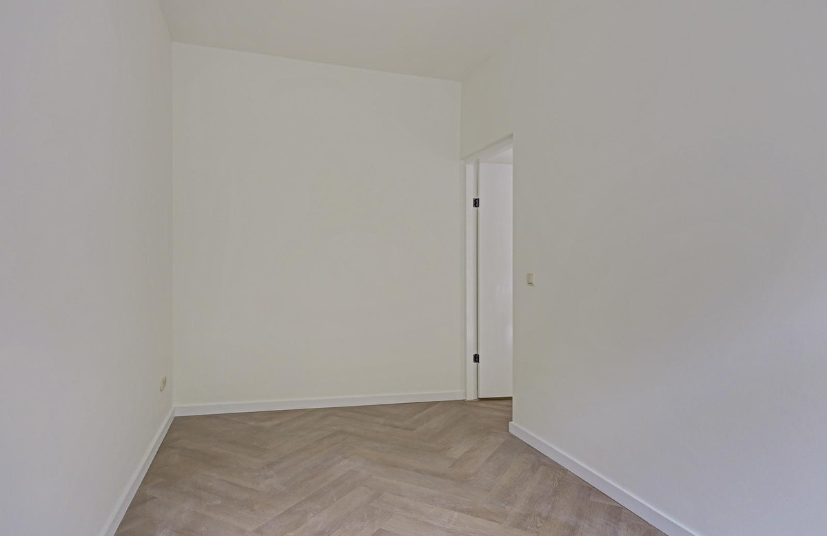Appartement te koop: dr. Abraham Kuyperstraat 77, Vlaardingen