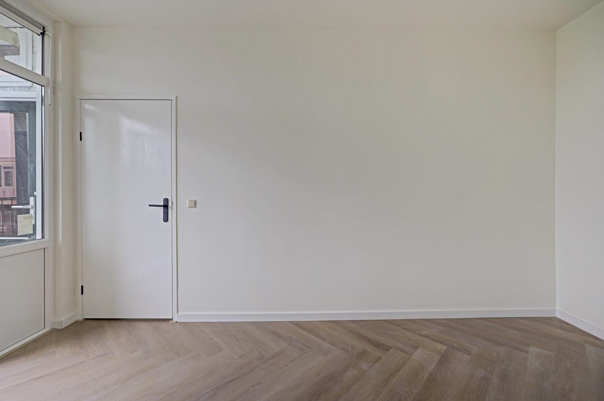Appartement te koop: dr. Abraham Kuyperstraat 77, Vlaardingen