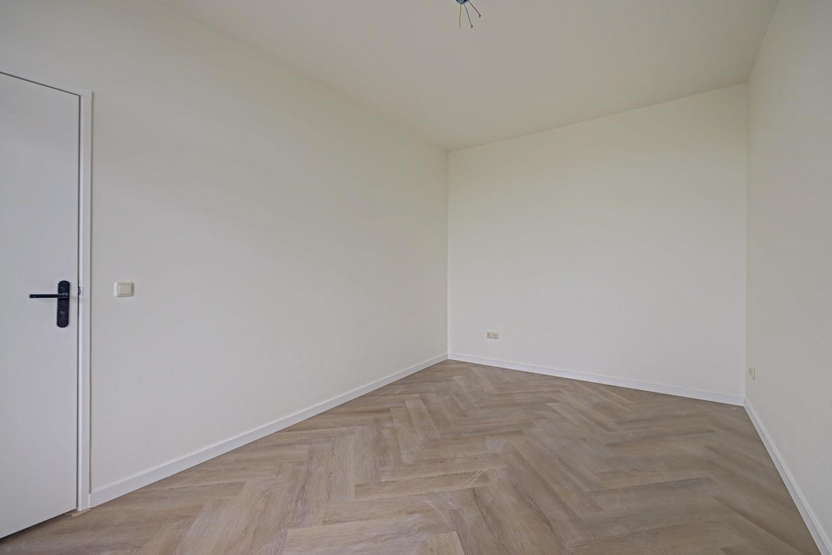 Appartement te koop: dr. Abraham Kuyperstraat 77, Vlaardingen