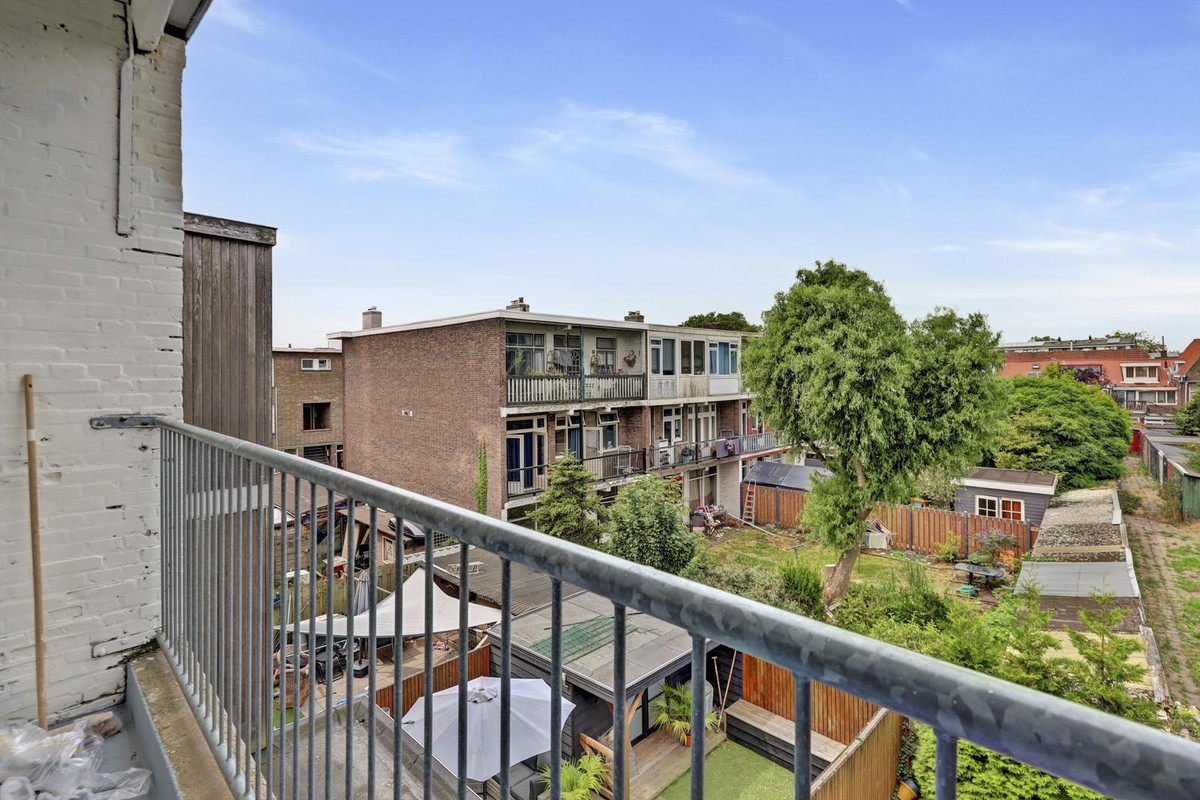 Appartement te koop: dr. Abraham Kuyperstraat 77, Vlaardingen