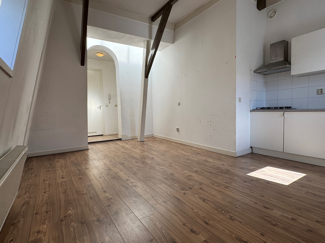 Studio te huur: Nieuweweg 37-2, Groningen