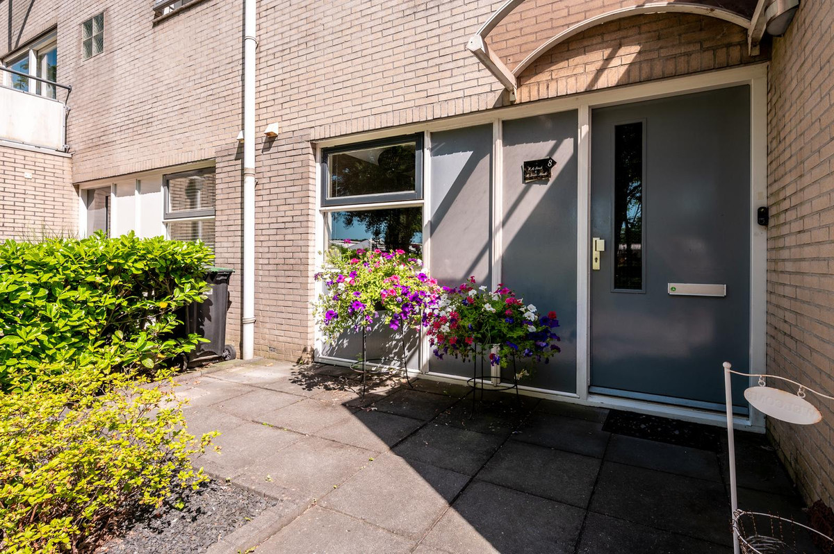 Tussenwoning te koop: Euphoniumweg 8, Almere