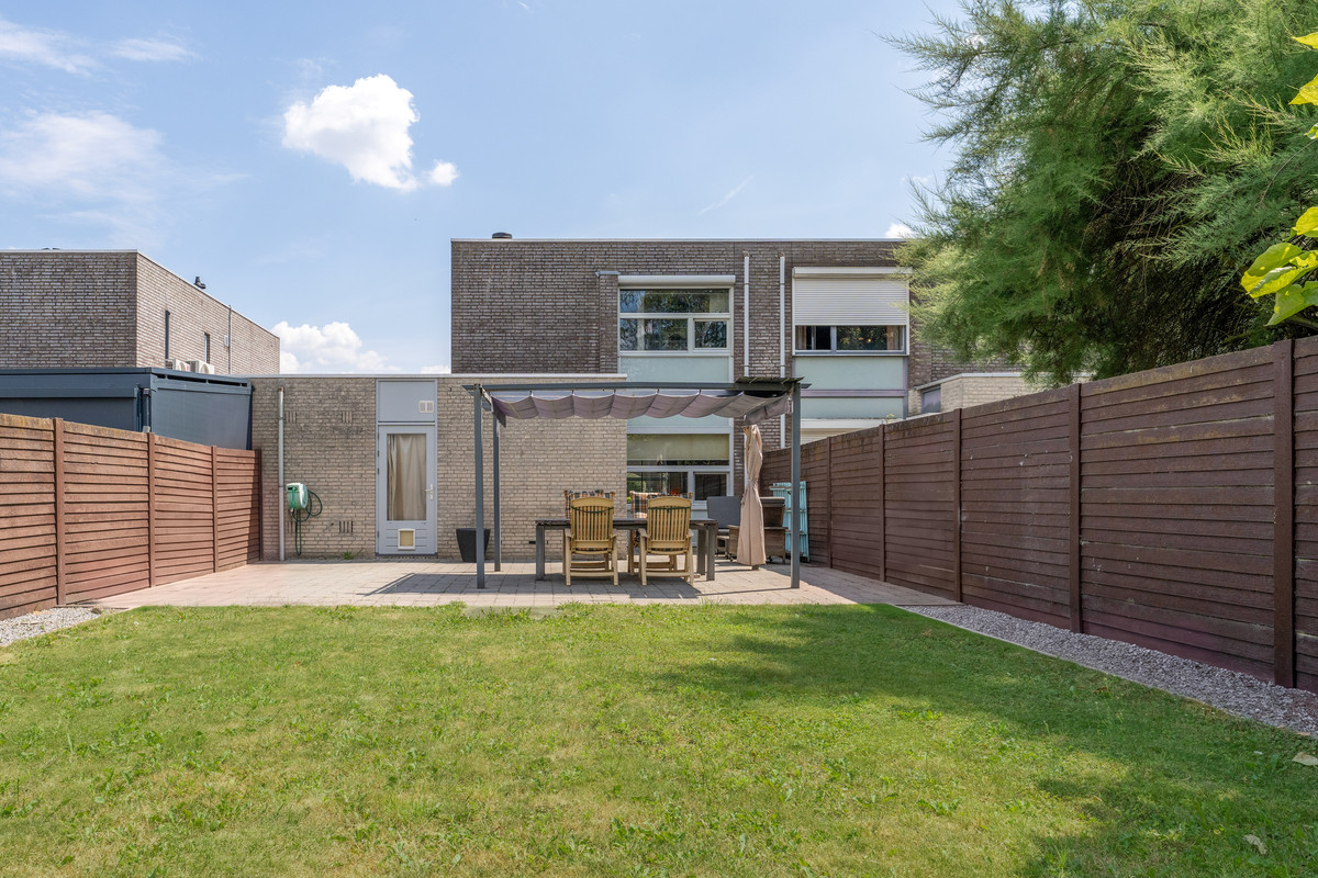 Tussenwoning te koop: Prins Constantijnhof 2, Hoensbroek
