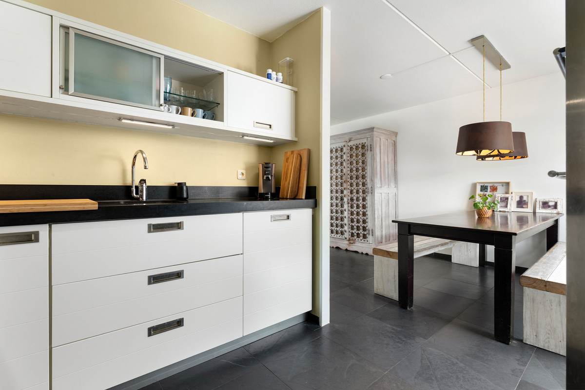 Tussenwoning te koop: Prins Constantijnhof 2, Hoensbroek