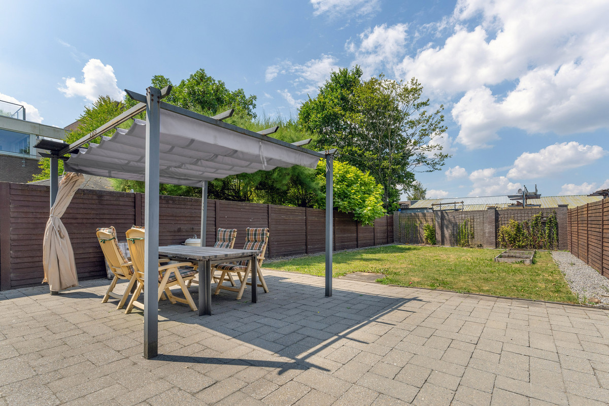 Tussenwoning te koop: Prins Constantijnhof 2, Hoensbroek