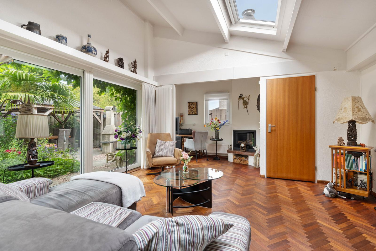Tussenwoning te koop: P. Verhagenstraat 30, Almere