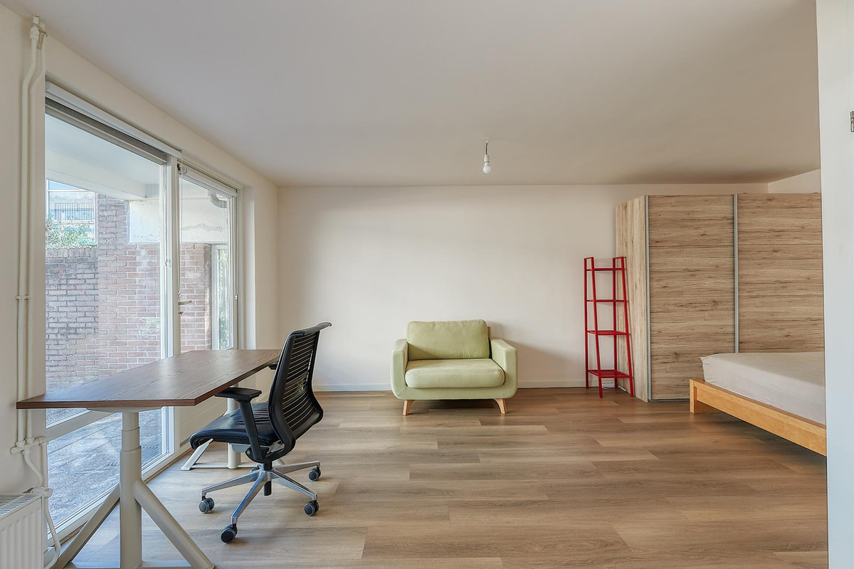 Tussenwoning te huur: Ary Schefferstraat 26, 'S-Gravenhage