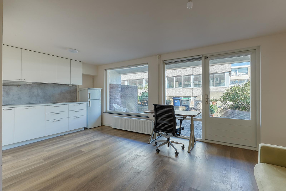 Tussenwoning te huur: Ary Schefferstraat 26, 'S-Gravenhage
