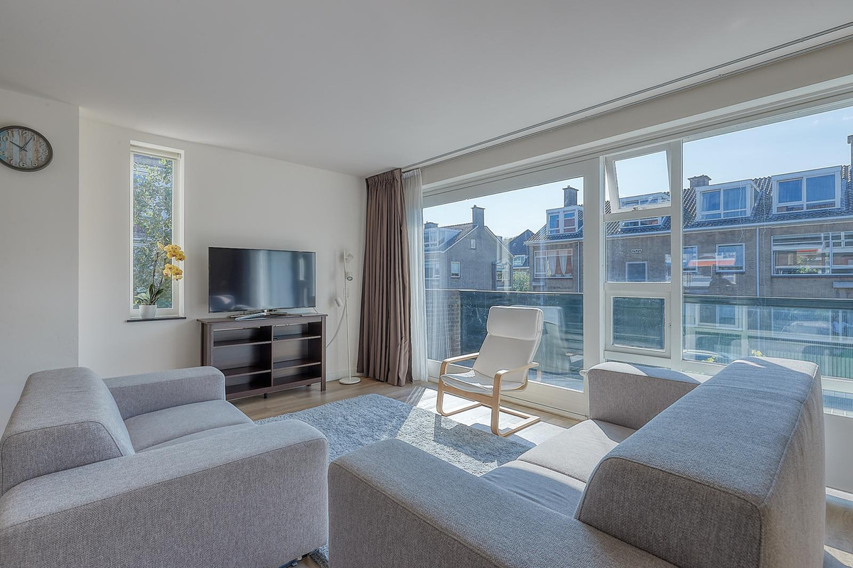 Tussenwoning te huur: Ary Schefferstraat 26, 'S-Gravenhage