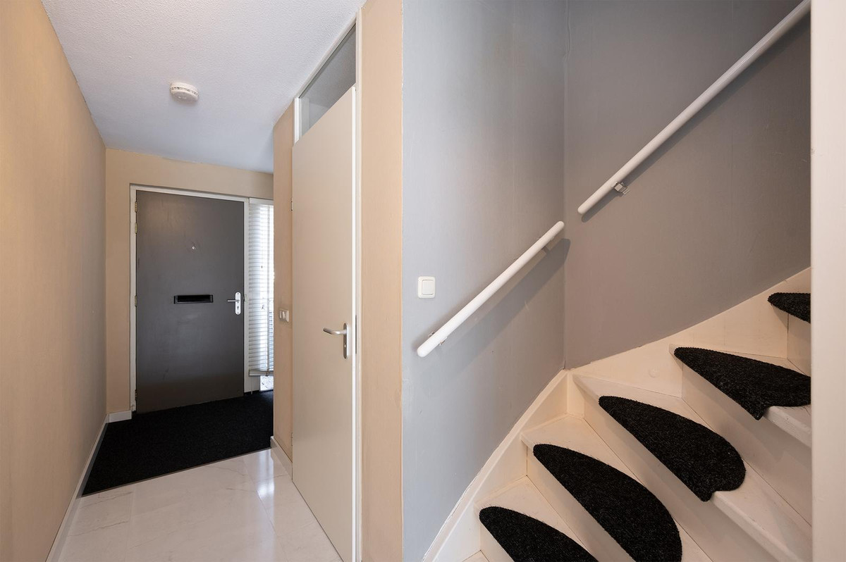 Tussenwoning te huur: Holbeinstraat 14, Almere