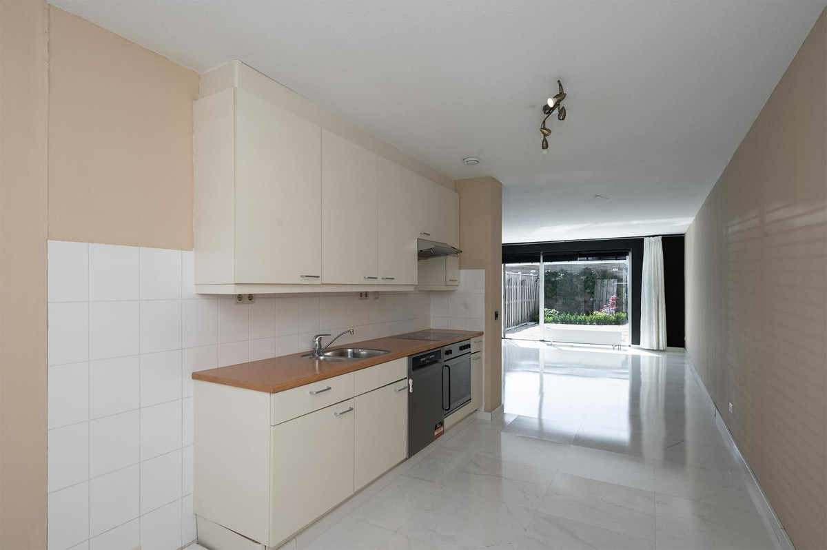 Tussenwoning te huur: Holbeinstraat 14, Almere