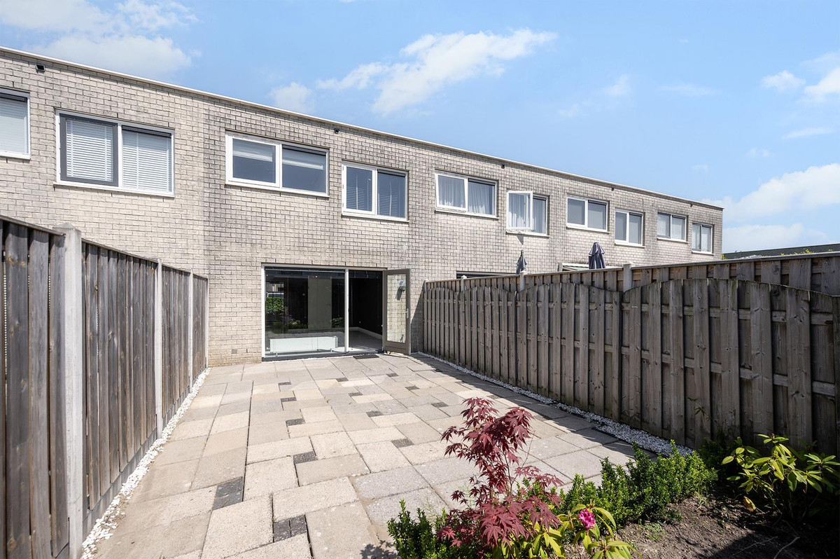 Tussenwoning te huur: Holbeinstraat 14, Almere
