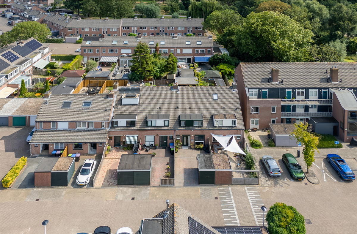Tussenwoning te koop: Druivengaard 9, Spijkenisse