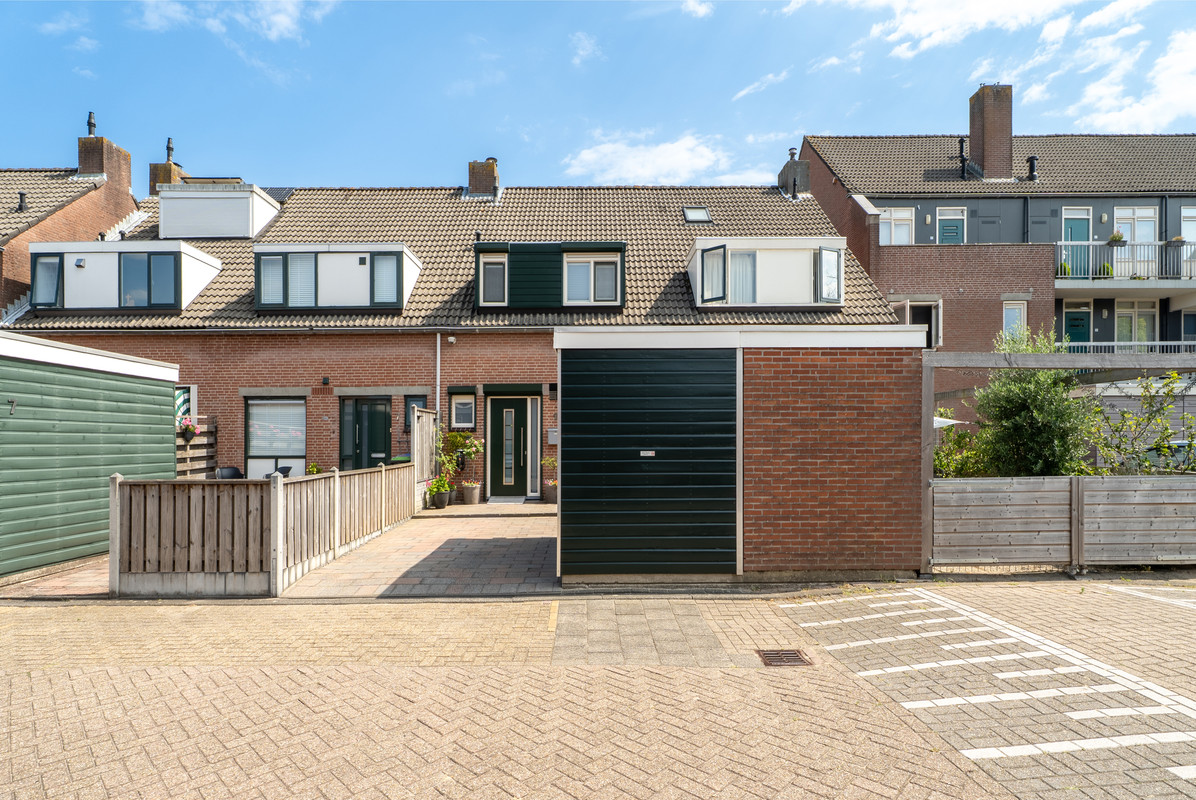 Tussenwoning te koop: Druivengaard 9, Spijkenisse