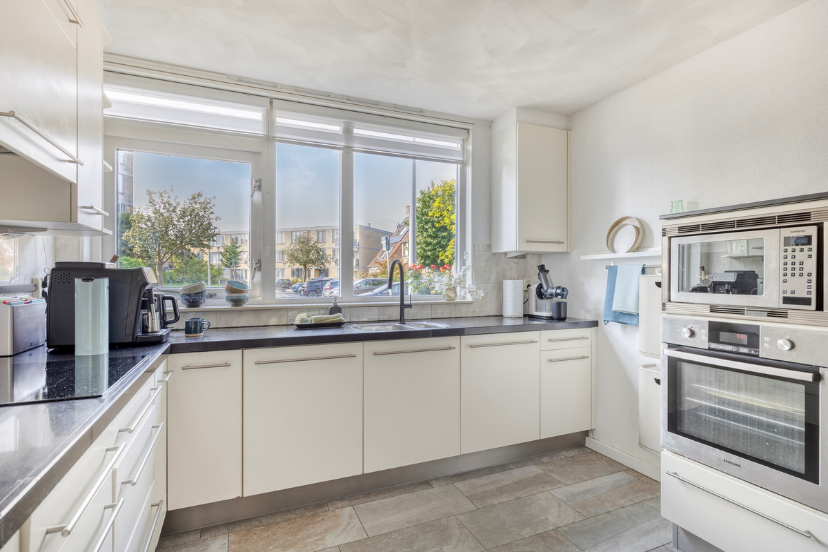 Hoekwoning te koop: Willemsbos 220, Hoofddorp