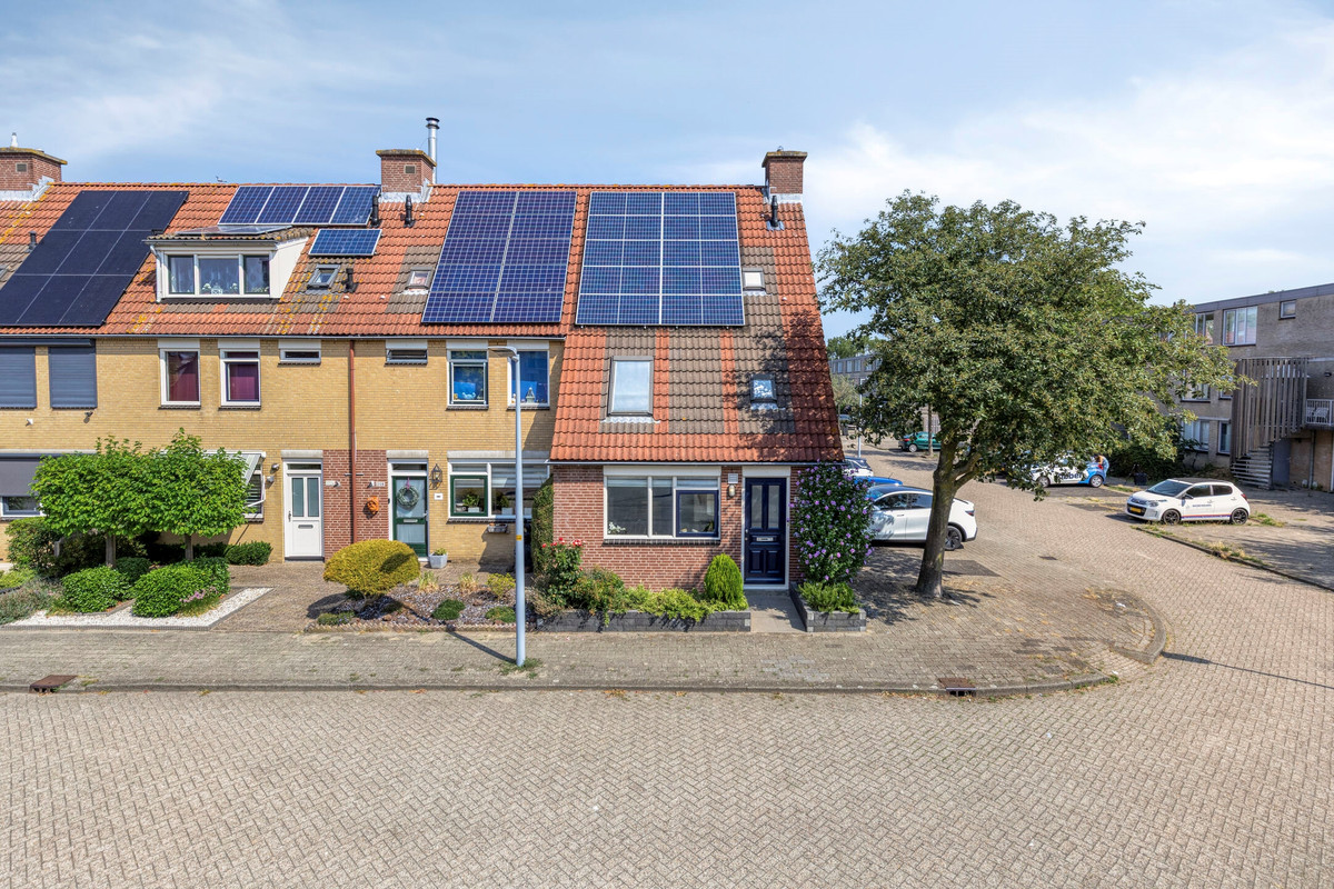 Hoekwoning te koop: Willemsbos 220, Hoofddorp