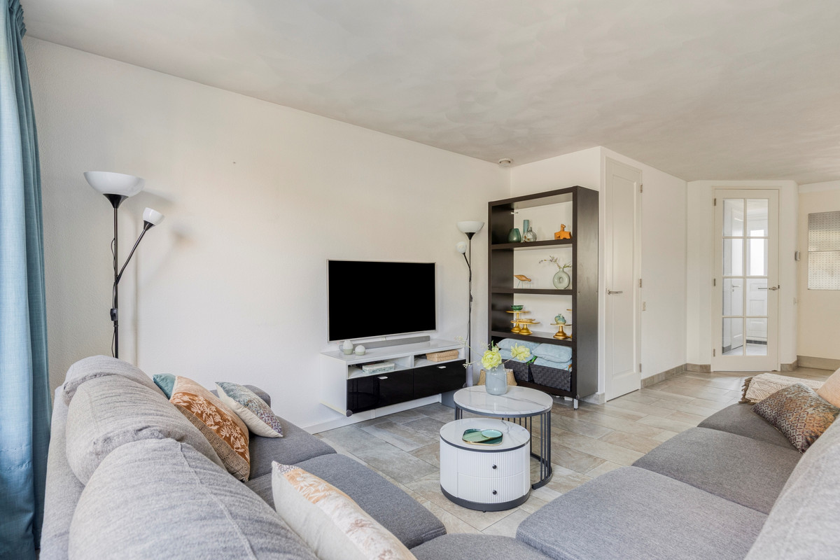 Hoekwoning te koop: Willemsbos 220, Hoofddorp