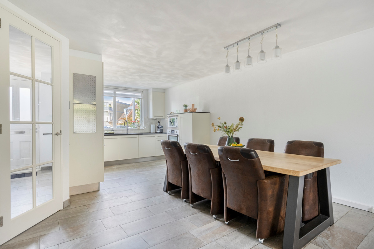Hoekwoning te koop: Willemsbos 220, Hoofddorp