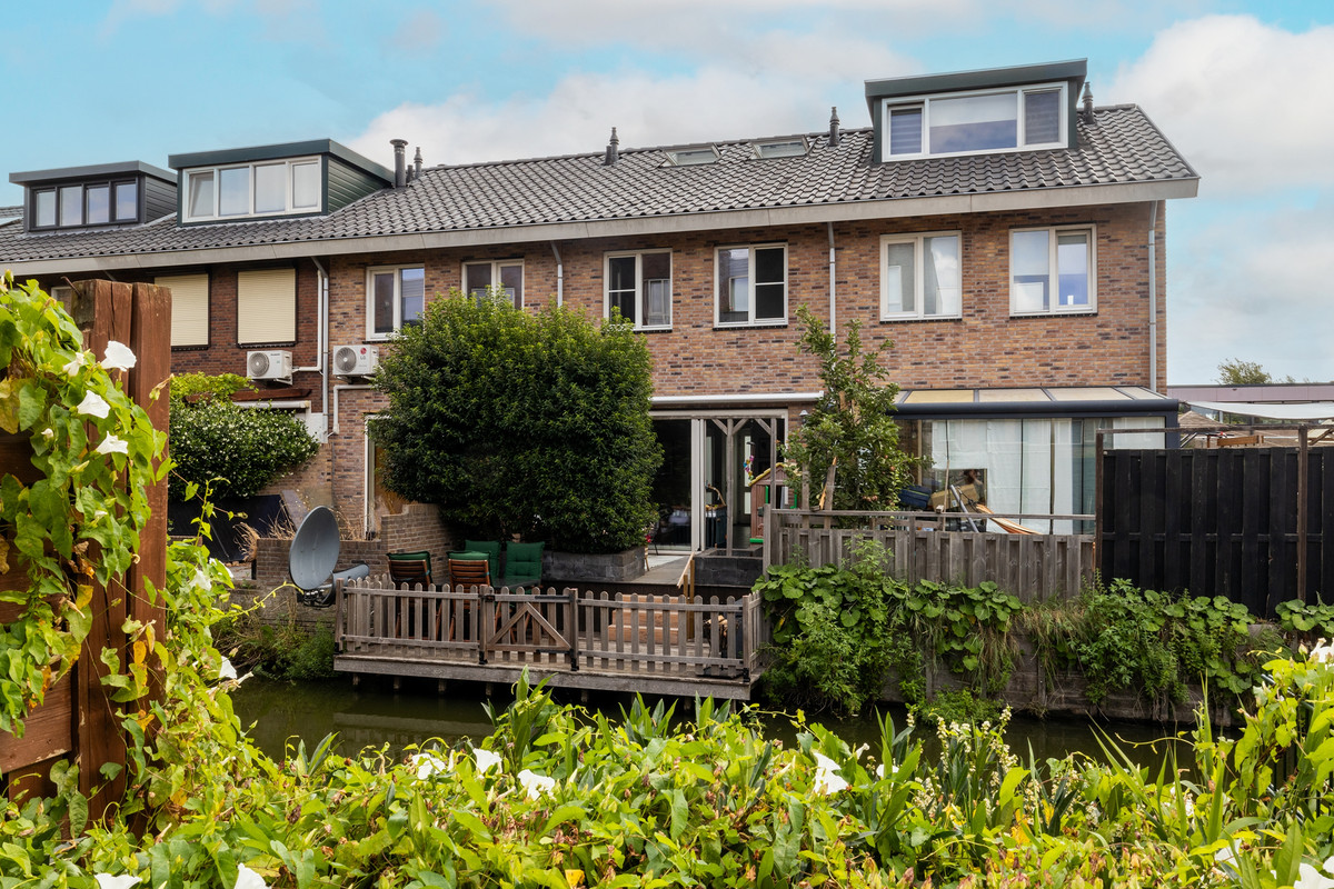 Tussenwoning te koop: Aan de Botersloot 4, Ammerstol