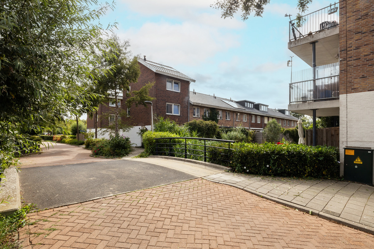 Tussenwoning te koop: Aan de Botersloot 4, Ammerstol