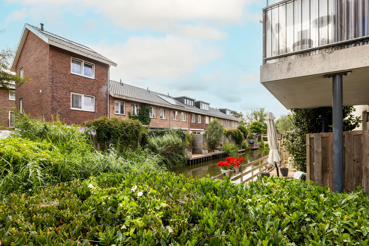 Tussenwoning te koop: Aan de Botersloot 4, Ammerstol