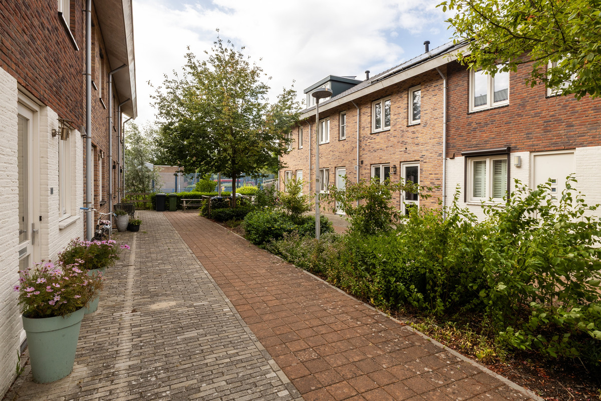 Tussenwoning te koop: Aan de Botersloot 4, Ammerstol