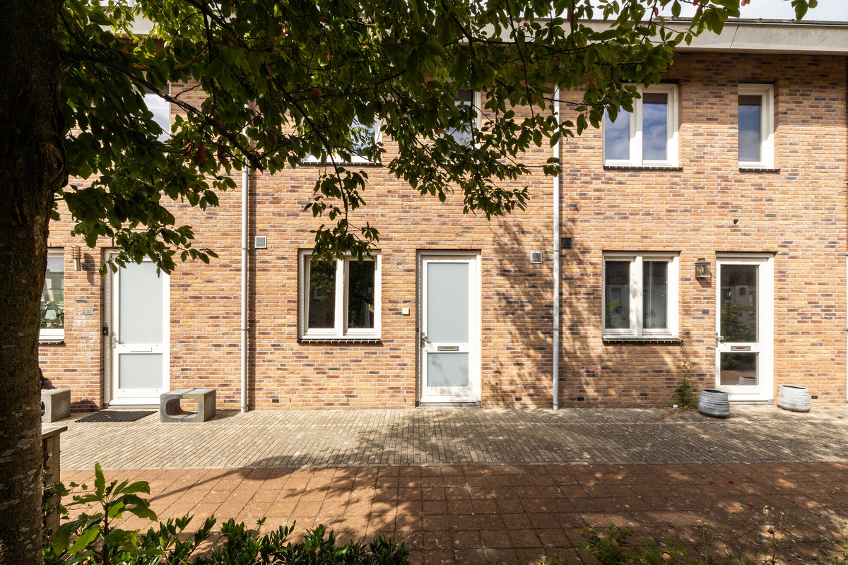 Tussenwoning te koop: Aan de Botersloot 4, Ammerstol